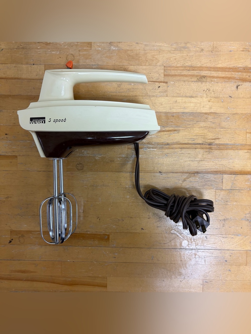 Vintage Montgomery Ward 5-Speed Electric Hand Mixer Yellow/Gold Tested Works